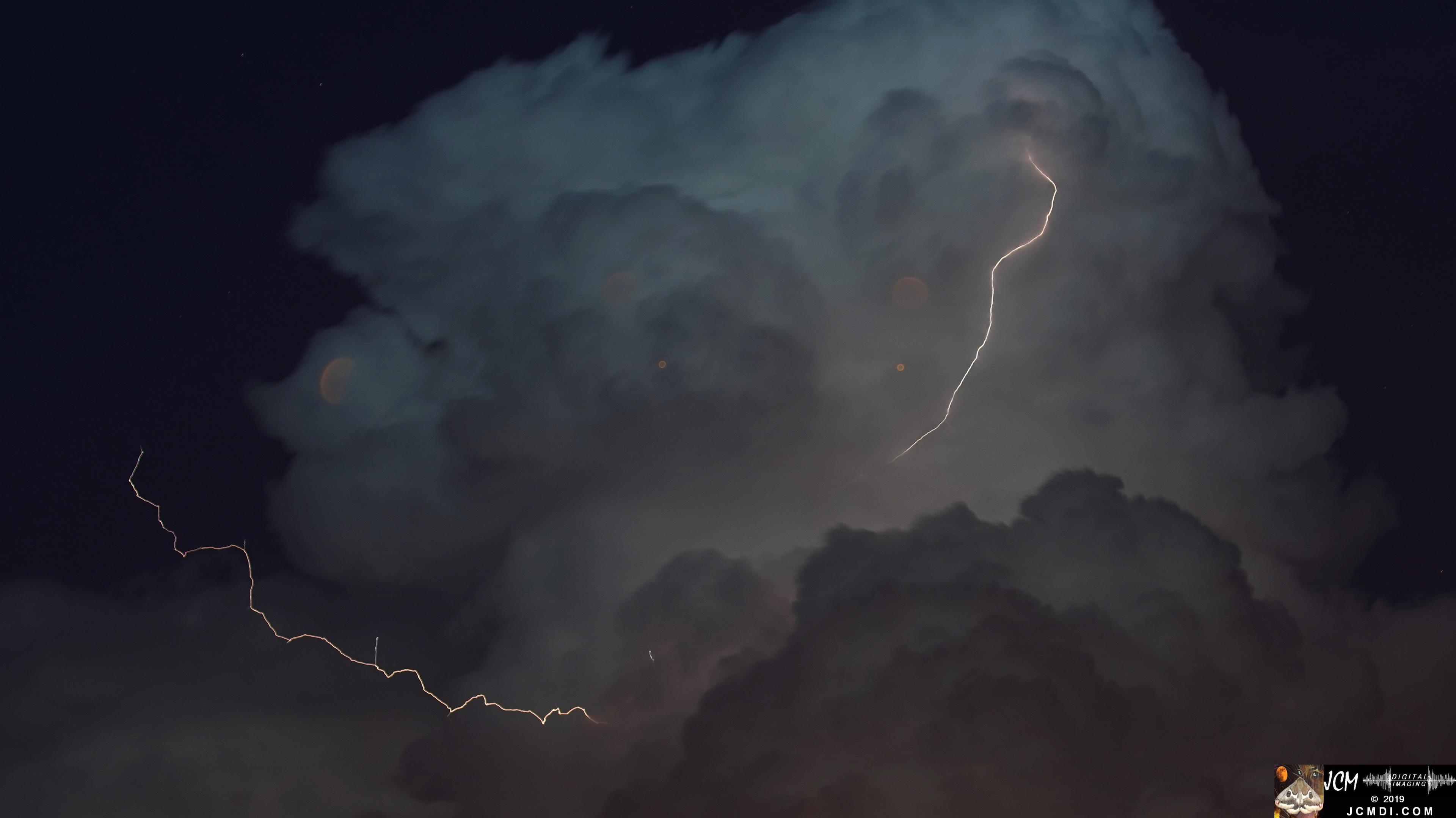 Lightning bolts - near Hendersonville, TN